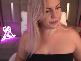 LINDAJAWEL's Live Sex Cam Show
