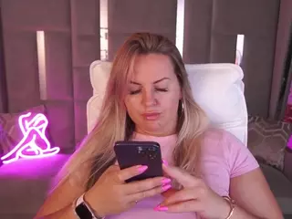 LINDAJAWEL's Live Sex Cam Show
