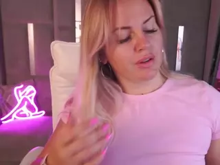 LINDAJAWEL's Live Sex Cam Show