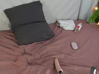 Kira's Live Sex Cam Show