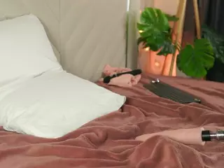 Kira's Live Sex Cam Show