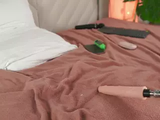 Kira's Live Sex Cam Show