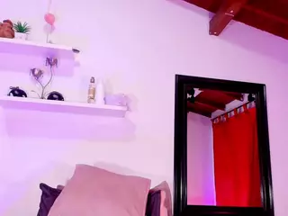 sofia-dkr's Live Sex Cam Show