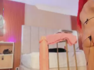 Hanna-Red's Live Sex Cam Show