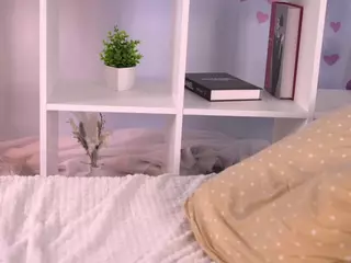 AlliceWilson's Live Sex Cam Show