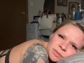 Cce9388's Live Sex Cam Show
