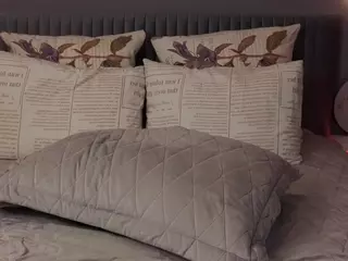 adelheid1's Live Sex Cam Show