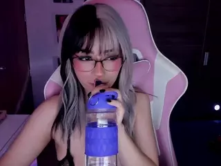 emilyhick's Live Sex Cam Show