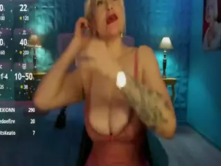 MarilynFuckBubs's Live Sex Cam Show