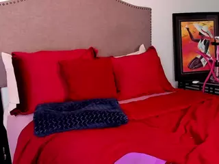 YAYA's Live Sex Cam Show