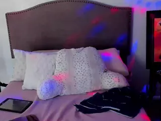YAYA's Live Sex Cam Show