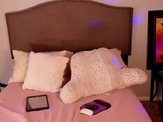 YAYA's Live Sex Cam Show