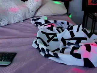 YAYA's Live Sex Cam Show
