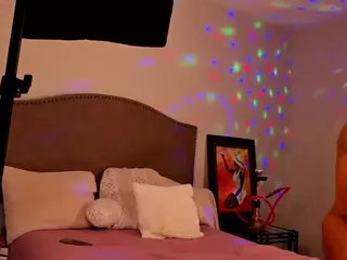 YAYA's Live Sex Cam Show