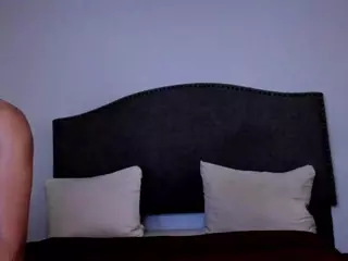 YAYA's Live Sex Cam Show