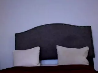 YAYA's Live Sex Cam Show