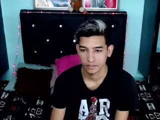 oliverttwink1's Live Sex Cam Show