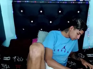 oliverttwink1's Live Sex Cam Show