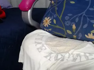 EMMASWEET1's Live Sex Cam Show
