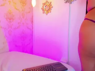 LEAH-ROSS's Live Sex Cam Show