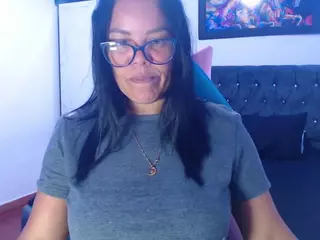 sofia-mature's Live Sex Cam Show