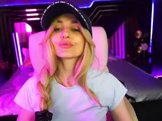 TinaDeluxxe's Live Sex Cam Show