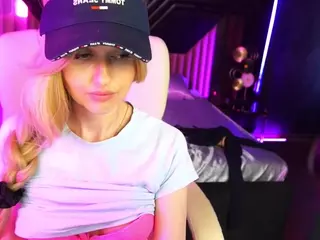 TinaDeluxxe's Live Sex Cam Show