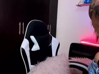AilynRed's Live Sex Cam Show