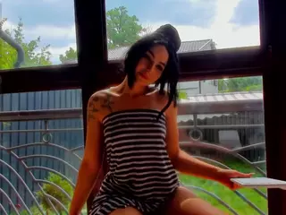 1munique's Live Sex Cam Show