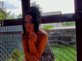 1munique's Live Sex Cam Show