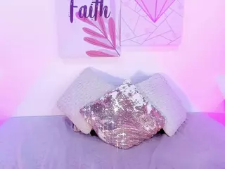 Sofievanss's Live Sex Cam Show
