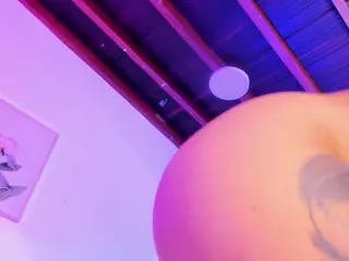 Sofievanss's Live Sex Cam Show