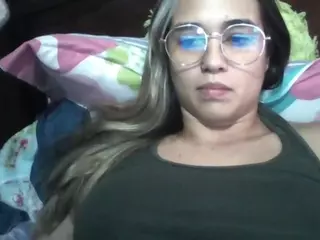 Trianabell's Live Sex Cam Show