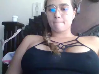 Trianabell's Live Sex Cam Show