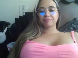 Trianabell's Live Sex Cam Show