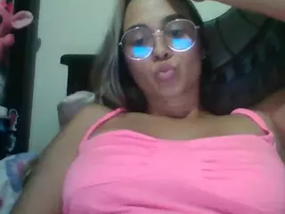 Trianabell's Live Sex Cam Show