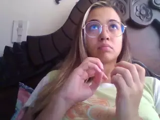 Trianabell's Live Sex Cam Show