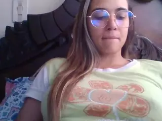 Trianabell's Live Sex Cam Show