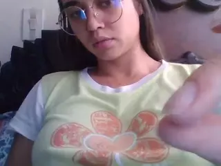 Trianabell's Live Sex Cam Show
