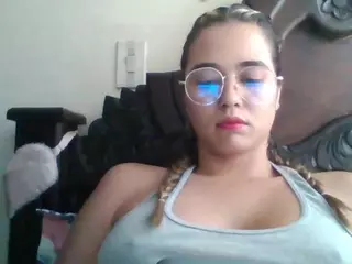 Trianabell's Live Sex Cam Show