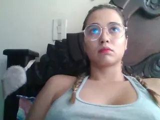 Trianabell's Live Sex Cam Show