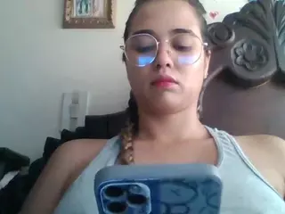 Trianabell's Live Sex Cam Show