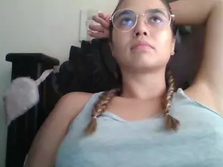 Trianabell's Live Sex Cam Show