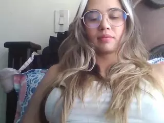 Trianabell's Live Sex Cam Show