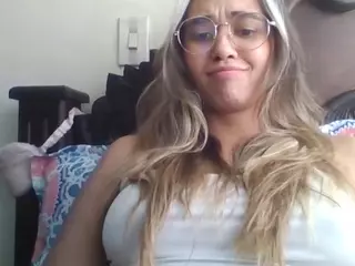 Trianabell's Live Sex Cam Show