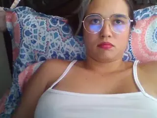 Trianabell's Live Sex Cam Show