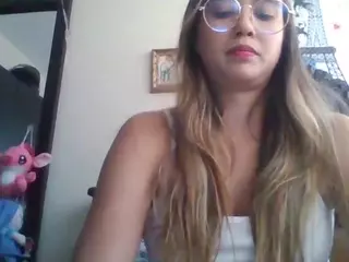 Trianabell's Live Sex Cam Show