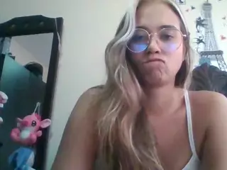 Trianabell's Live Sex Cam Show