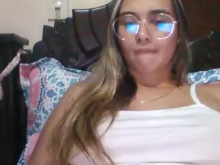 Trianabell's Live Sex Cam Show