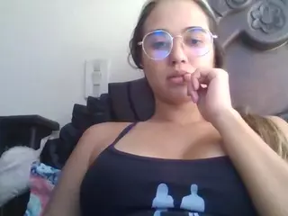 Trianabell's Live Sex Cam Show